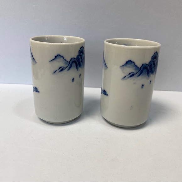 2 Vintage Hand Painted Saki Glasses Blue on White Asian Landscape OMC Otagiri - Picture 4 of 14